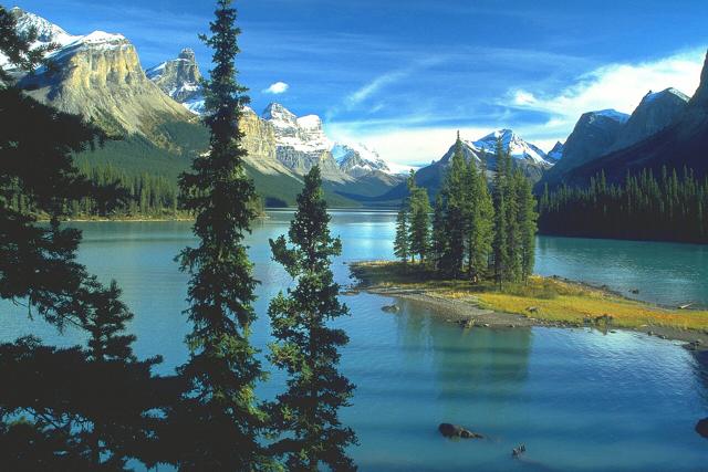 Maligne Lake